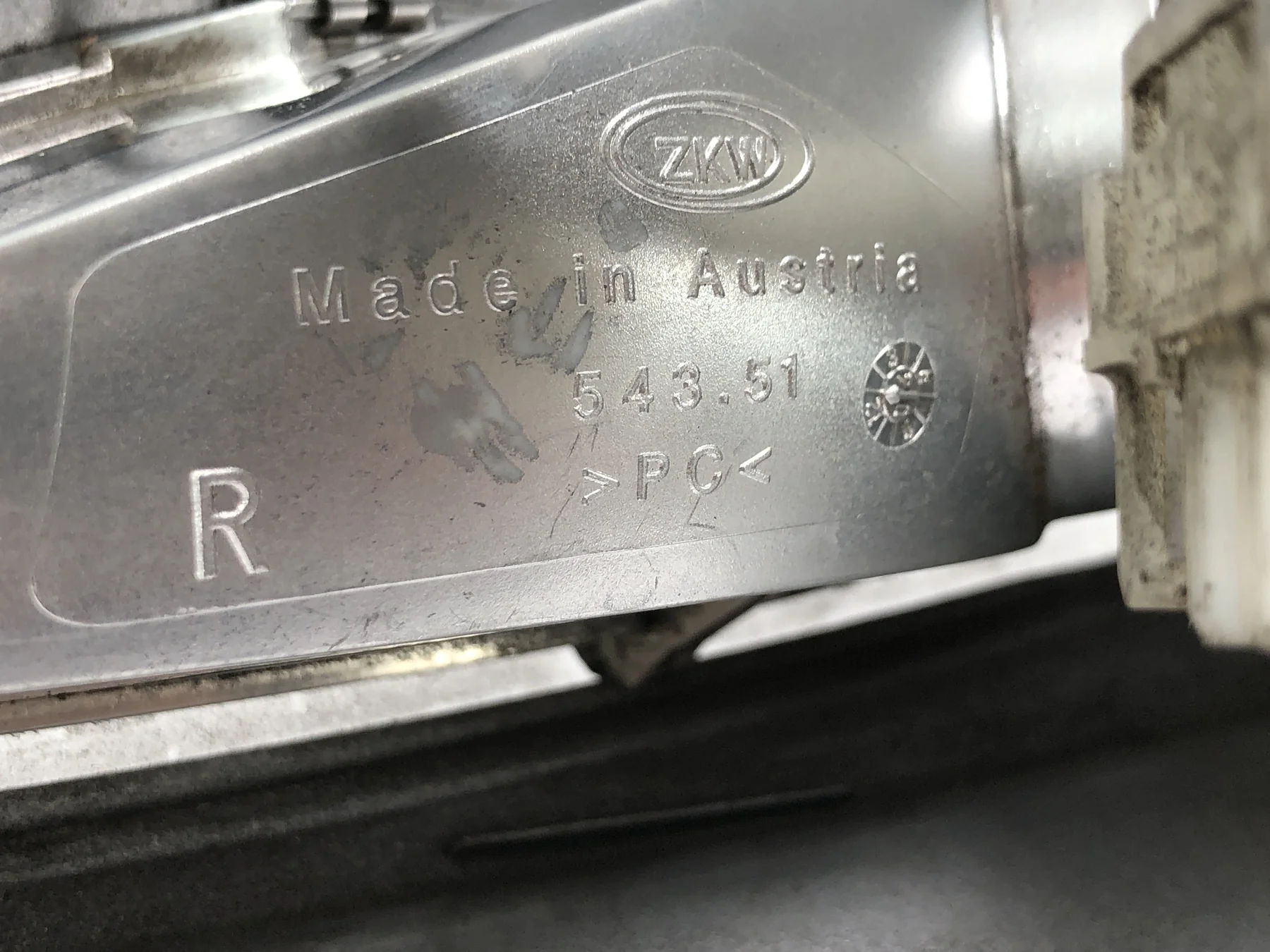 BMW R 1100 S R2S [2000] - Blinker Blende Seitenverkleidung vorne rechts Verkleidung - Image 4